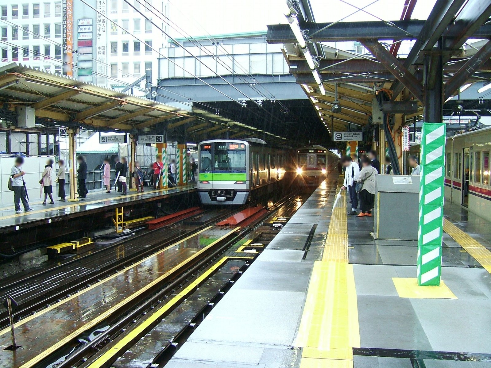 調布駅ホーム（京王線、相模原線） | Chofu in Japan