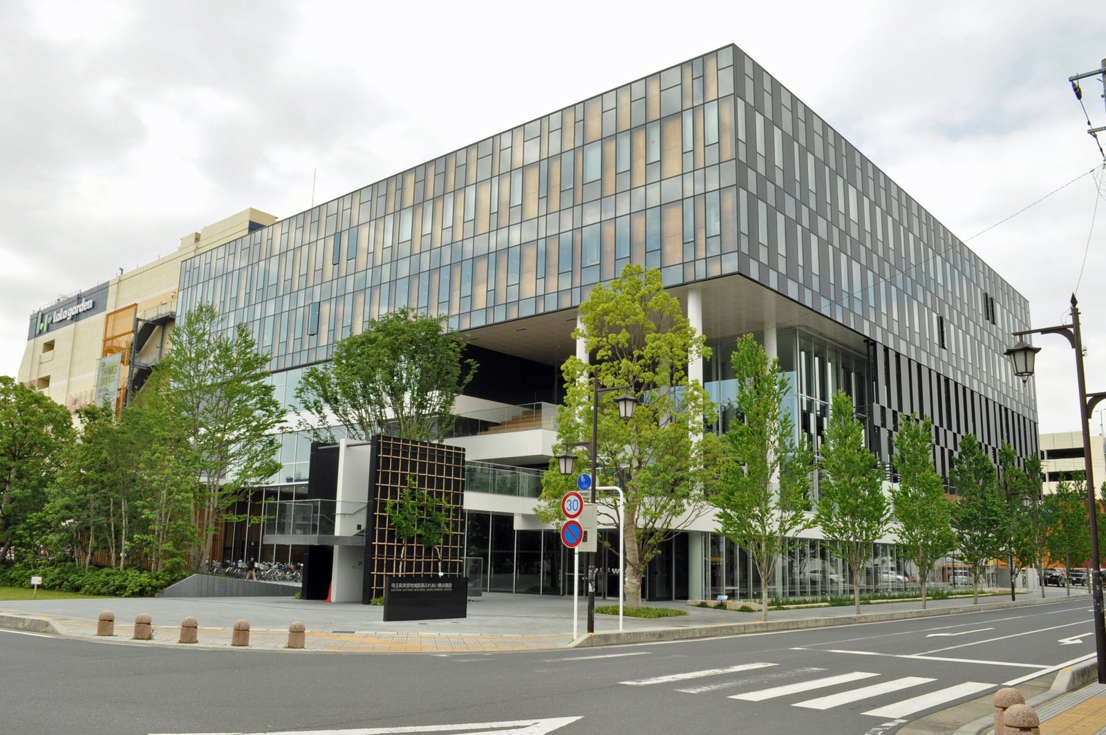 東部地域振興ふれあい拠点施設　ふれあいキューブ | Kasukabe in Japan