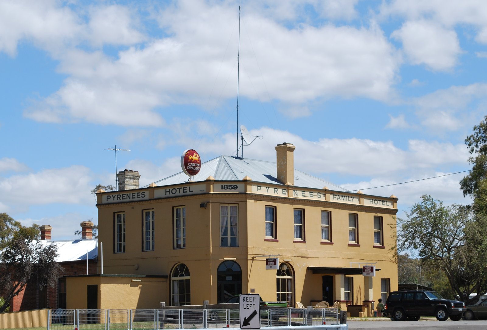 Pyrenees Family Hotel at en:Lexton, Victoria | Lexton in Australia