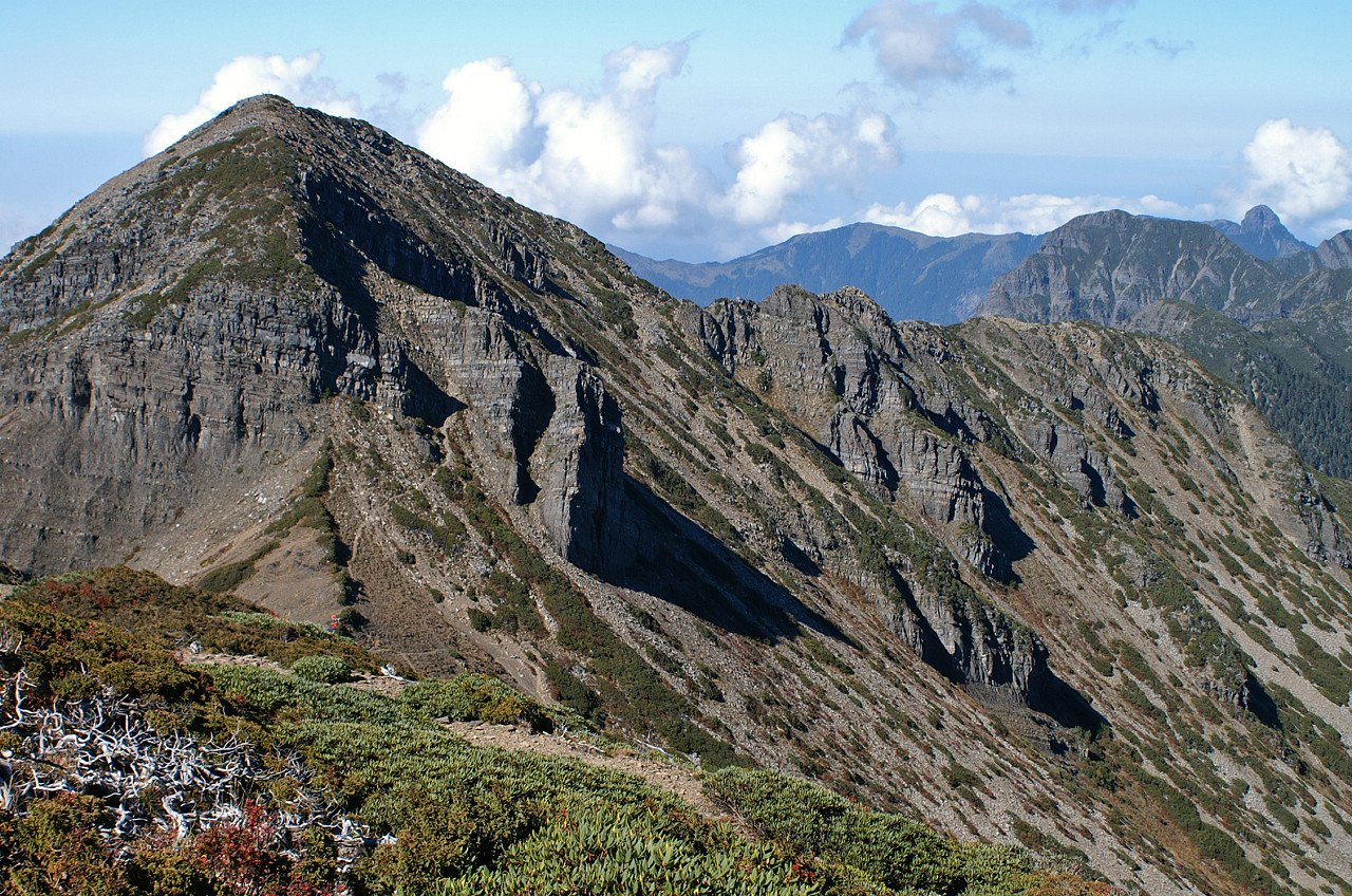 The Holy ridgeline
聖稜線 | Shei-Pa National Park in Taiwan