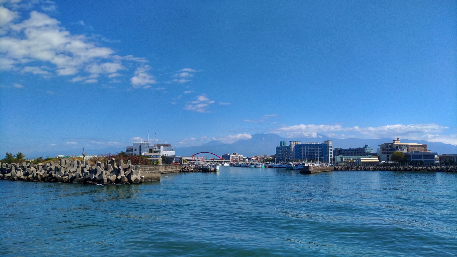 東港鹽埔漁港，位於臺灣屏東縣東港鎮與新園鄉的漁業專用港口 | Dongang in Taiwan