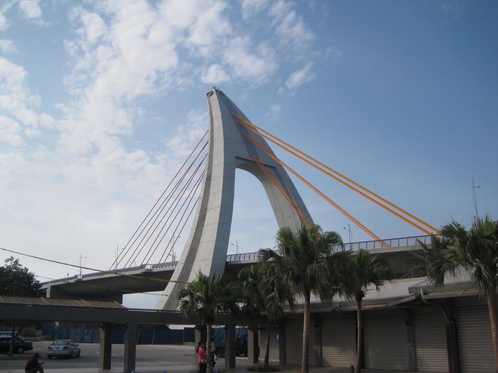 位在屏東東港的鵬灣跨海大橋 | Dongang in Taiwan
