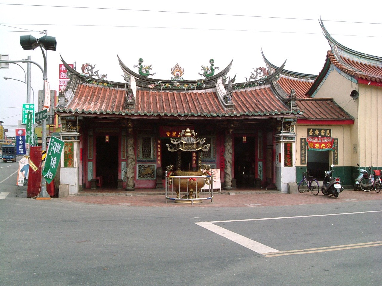 天后宮是一座主祀妈祖尊像的庙宇，位于台湾屏东县内埔乡广济路与光明路交叉口。 | Neipu in Taiwan
