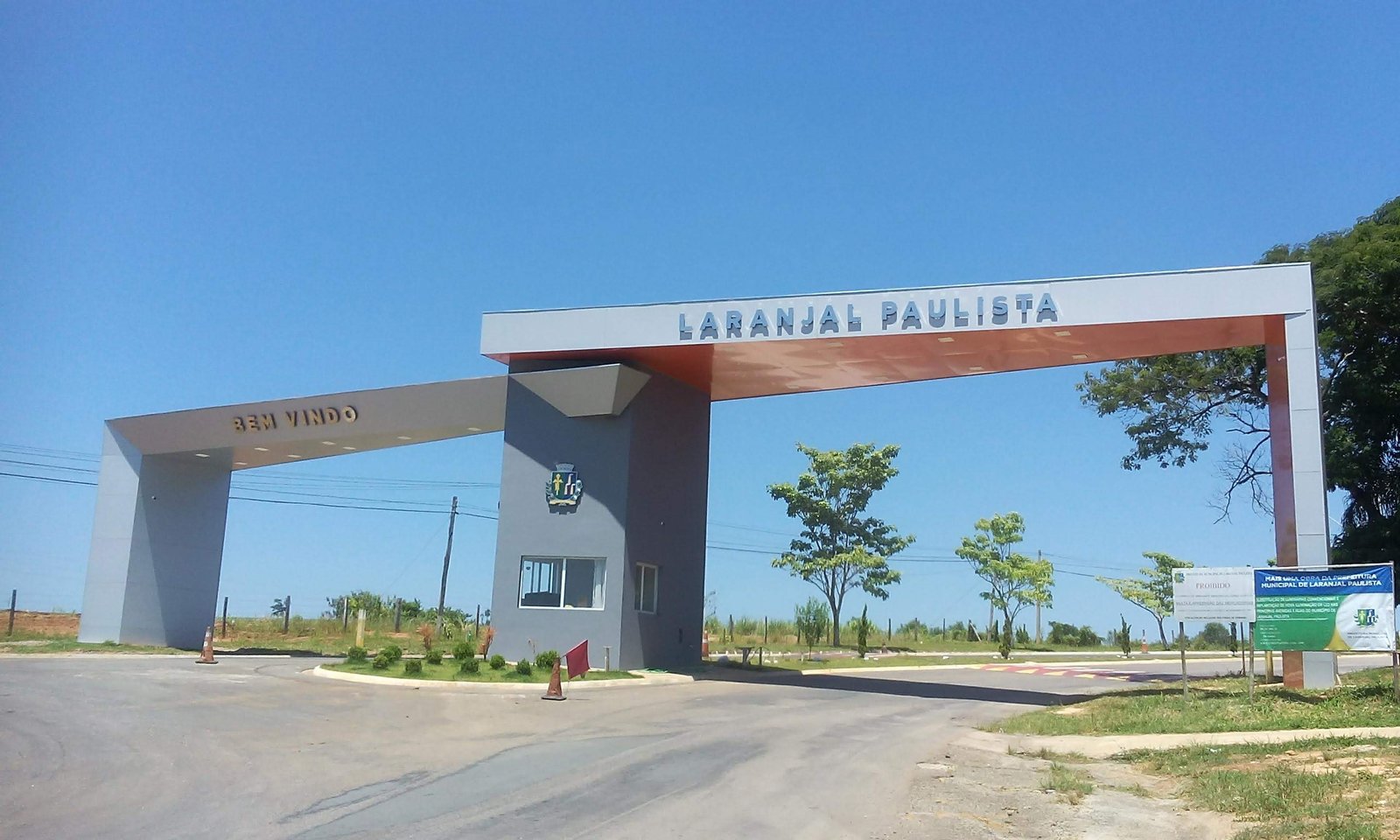 Portal Turístico de Laranjal Paulista, na entrada da cidade. | Laranjal Paulista in Brazil