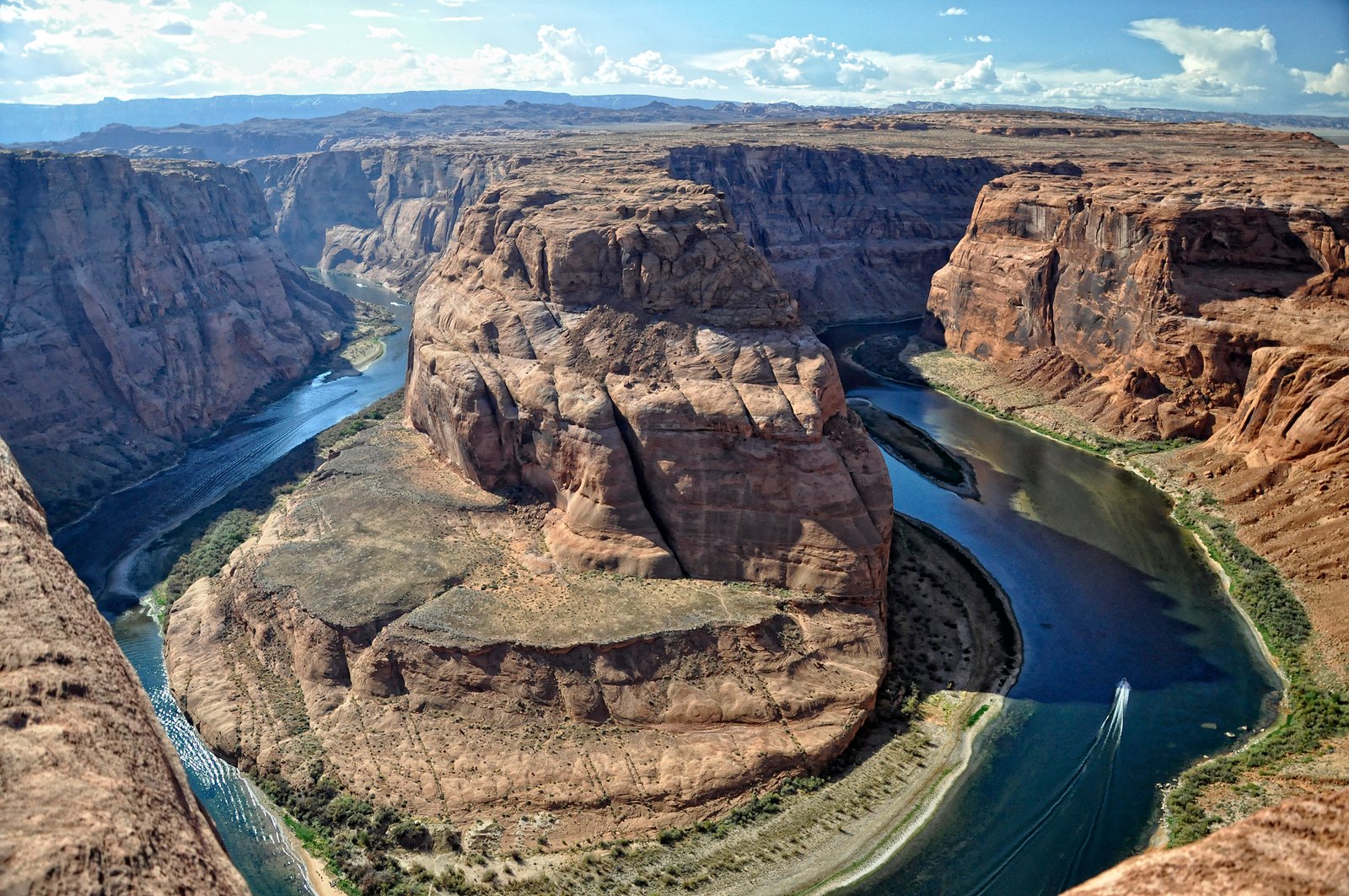 Horseshoe Bend, Page, Arizona | Clearwater River in Canada