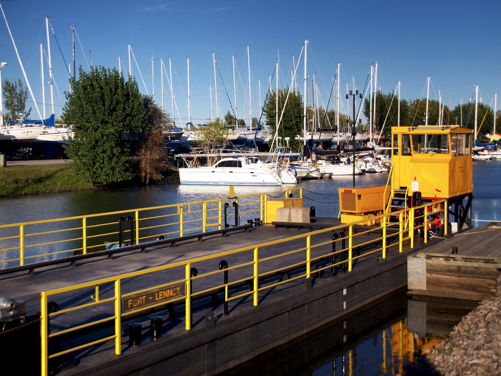 Saint-Paul-de-l'Île-aux-Noix (Québec) - Bac Fort Lennox | Saint-Paul-de-l'Île-aux-Noix in Canada