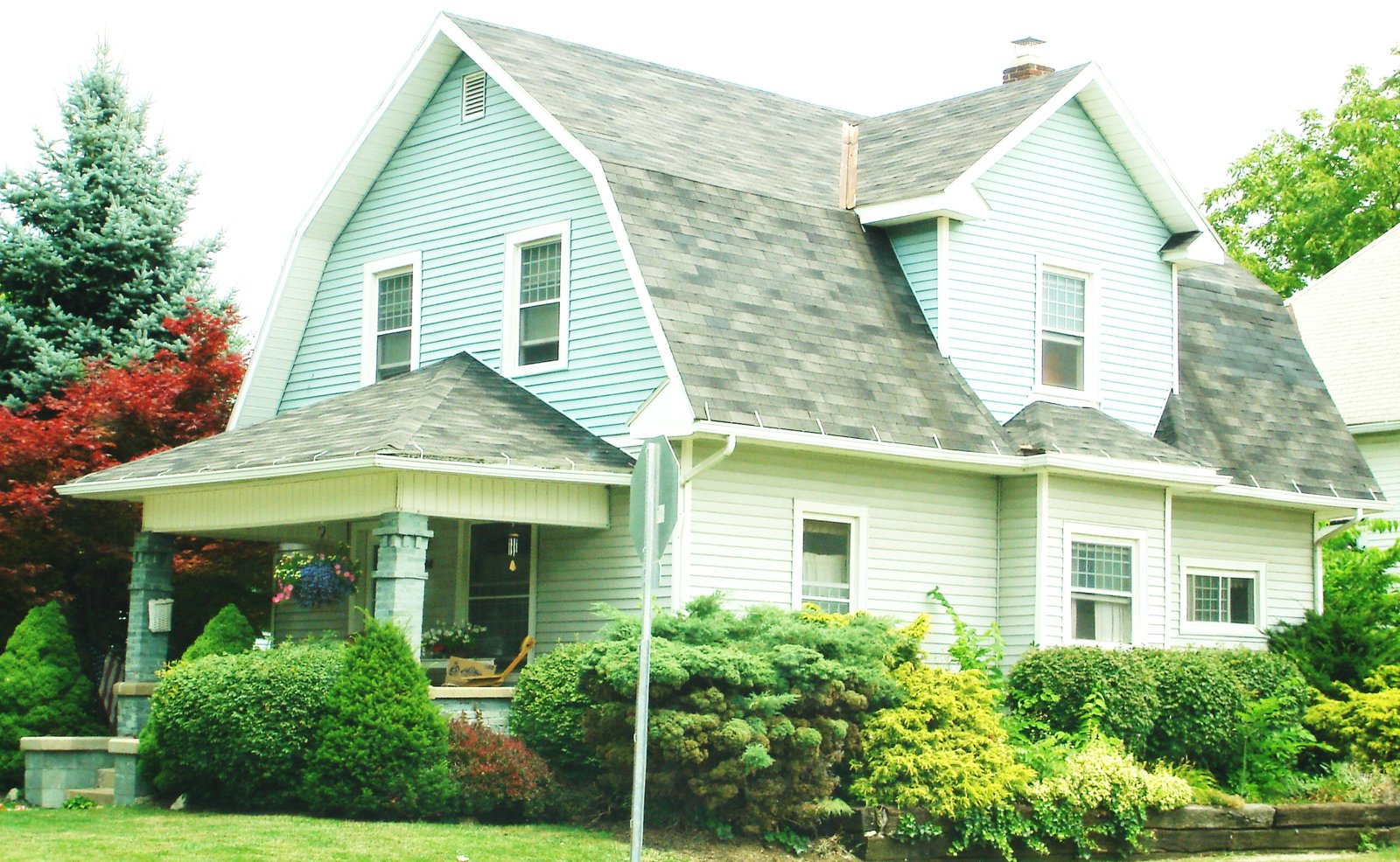Dutch Colonial Revival house in Marysville, Ohio, United States | Marysville in United States
