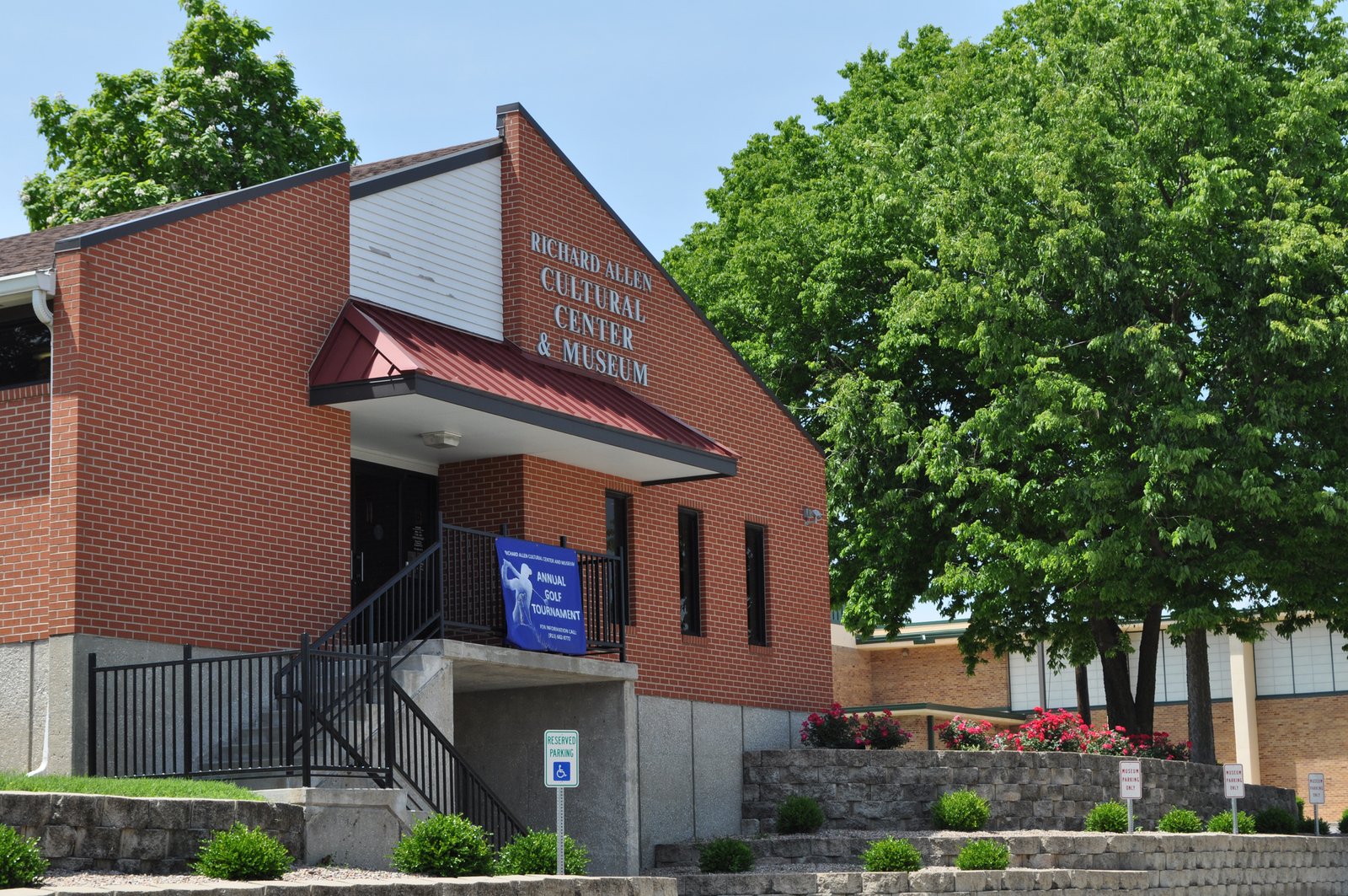 The Richard Allen Cultural Center in Leavenworth, Kansas, is a museum that includes the home of a former black U.S. Army soldier. The museum shares the histories of African Americans living on the Kansas frontier during pioneer days to the present, especially those serving in the U.S. Army. | Leavenworth in United States
