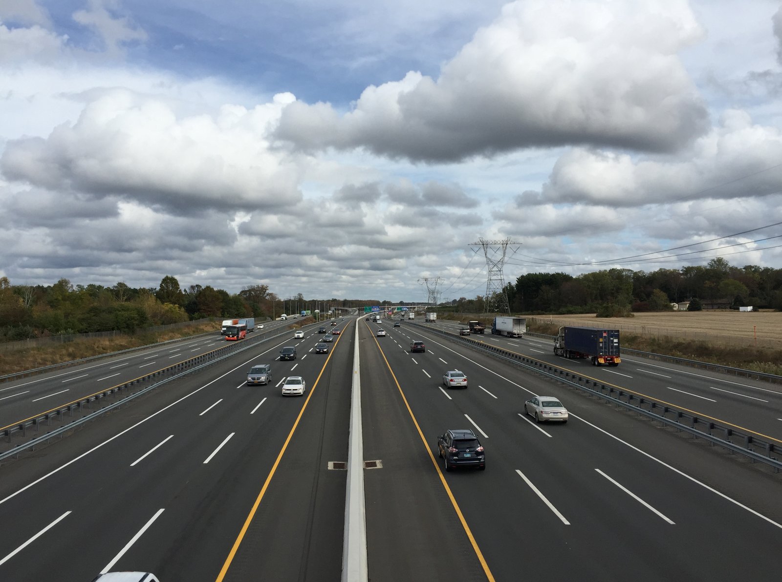 View north along Interstate 95 (New Jersey Turnpike) from the South Broad Street (Mercer County Route 672) overpass in Hamilton Township, Mercer County, New Jersey | Hamilton Township in United States