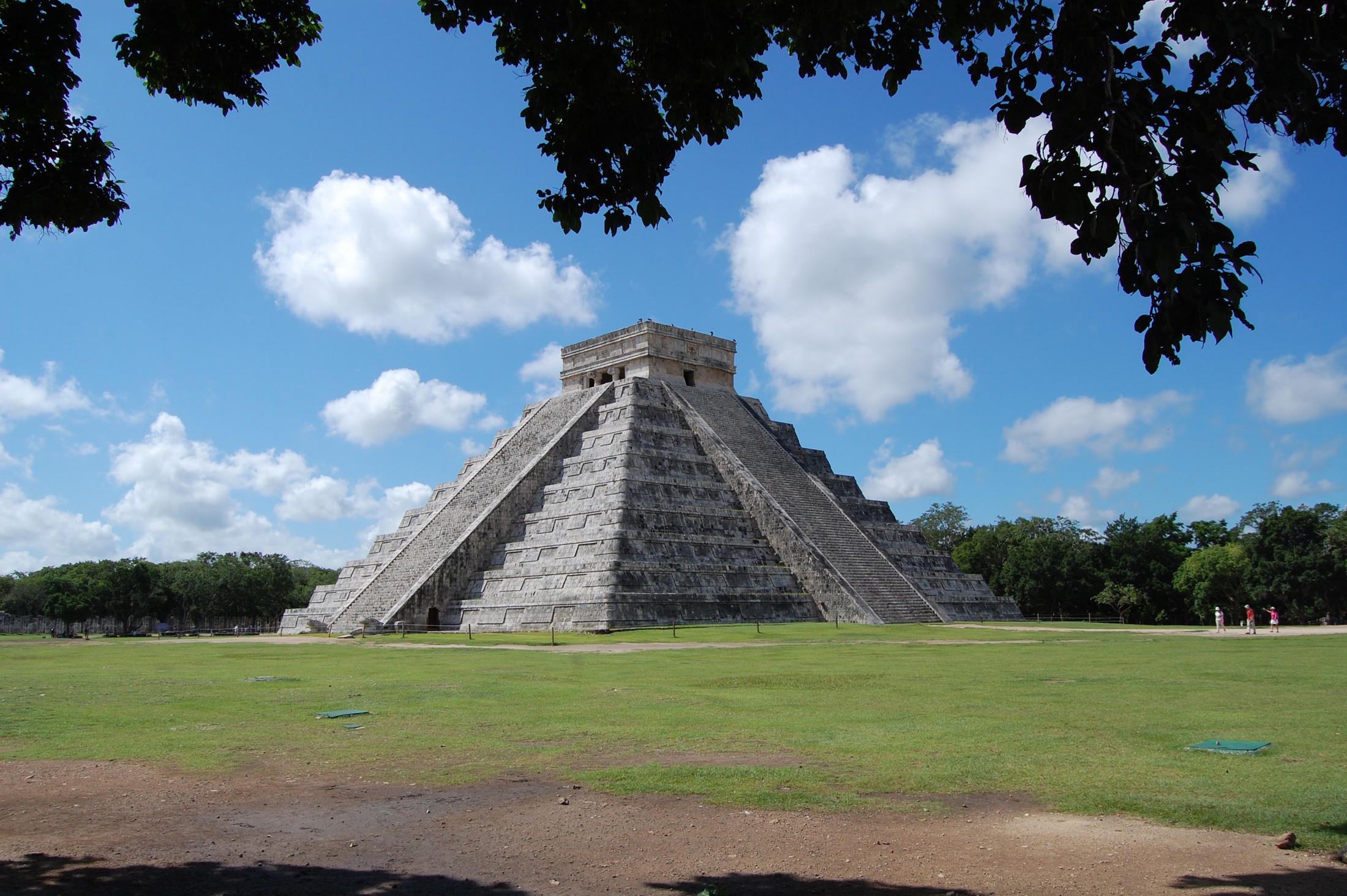 El Castillo o templo de Kukulkan. Chichén Itzá, México. Cultura maya. | Coba in Mexico