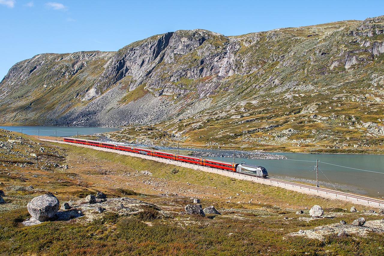 18 NSB, R 602, Finse - Haugastøl, 08.09.2019 | Haugastøl in Norway